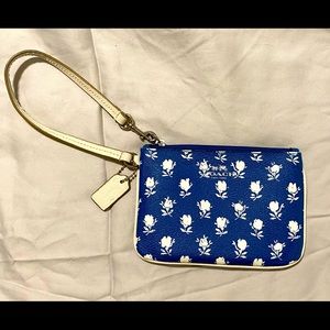 Coach Badlands Blue Floral Ivory Wristlet